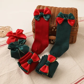 Bebek Çocuk 2 Pairs Noel Çorap Orta Buzağı Uzunluğu Çorap İlmek Dekorasyon Toddlers Kızlar için 0-4 Yıl Bebek Hediye Noel