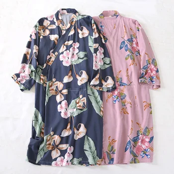 Yeni Yaz Japon Hırka Viskon Kimono Bornoz Bornoz Kadın Çiçek Baskı Elbiseler Gevşek Elbise Bayanlar Sabahlık Pijama