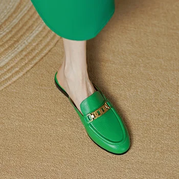 2022 Yeni Katır Ayakkabı Kadın Moda Hakiki Deri Yaz Sandalet Ayakkabı Kadınlar için Süper Yumuşak Düz Süper Konfor Toka Terlik