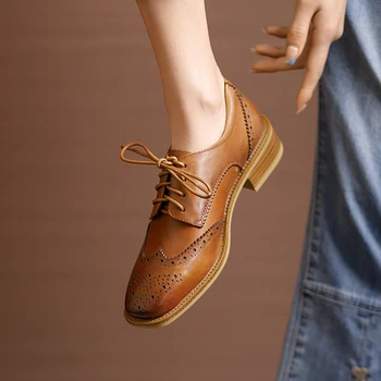 Oxfords Retro düz ayakkabı Kadın Inek Deri Kadın Flats Dantel-Up Brogue Ayakkabı Ile Kadınlar Için Düşük Topuk İngiliz Tarzı Oxfords