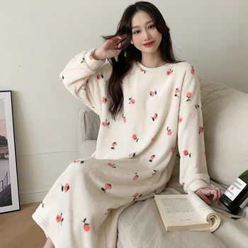 2022 Kış Uzun Kollu Kalın Sıcak Pazen Baskı Gecelikler Kadınlar için Kore Gevşek Mercan Kadife Pijama gece elbisesi Gecelik