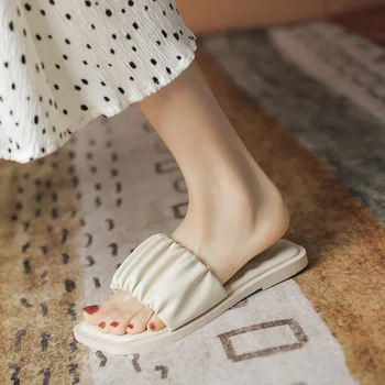 Terlik kadın 2022 yaz yeni düz tabanlı dış giyim yumuşak tabanlı sandaletler ve terlikler