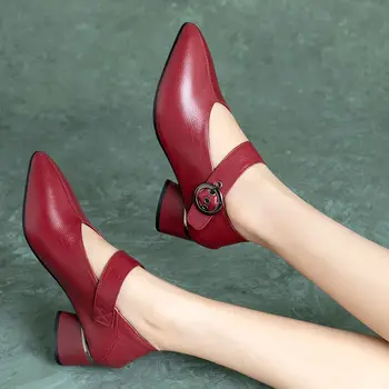 Yumuşak deri ayakkabı Kadın 2022 Anne Konfor Bahar Topuklu Sivri Burun Ayak Bileği Toka Kayış Kadın Ayakkabı SİYAH ŞARAP kırmızı
