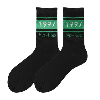 Çorap Streetwear Kadın Çorap Kore Ekip Mektup Çorap Erkekler çizgili çoraplar Numarası 1997 Sokak Çift Kaykay Çorap Serin