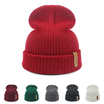 Yeni Moda Kış Şapka Kadın Erkek Örme Skullies bere şapkalar Sonbahar Kış Sıcak Şapka Yün Kapaklar Erkek Kız Etiketli Kaput
