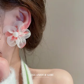Abartma Beyaz Kırmızı Çiçek Küpe Kadınlar için 2022 Kore Sevimli Tatlı İnci Organze Büyük Çiçek Petal Küpe moda takı