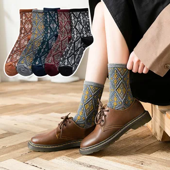 Yüksek Kaliteli Pamuklu Kadın Çorap Ekose Vintage Streetwear Ekip Çorap Moda Nakış Etnik Harajuku Retro Uzun Çorap Kadın