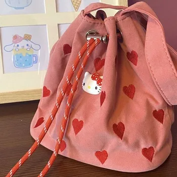 Kawaii Sanrio Hello Kitty Çantası İşlemeli Aşk Çekme Kayışı Pembe Çanta Omuz Sırt Çantası Mini Kova Çanta Koleji okul sırt çantası